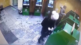 Безработная жительница Саратова ответит за найденные в банкомате деньги