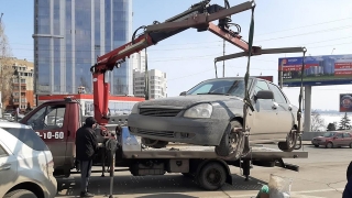 Приставы арестовали "Приору" саратовца за долг в 250 тысяч рублей