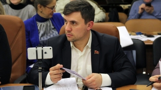 ВЦИОМ: по уровню доверия россиян Бондаренко обошел Миронова и Платошкина