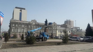 Чиновники отчитались об очистке памятника Петру Столыпину