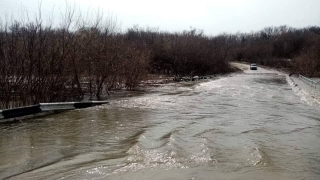 Паводок. В Саратовской области подтопленными остаются два моста