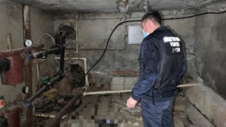 Слесари обнаружили в подвале дома гниющий труп мужчины