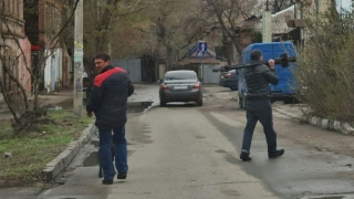 Очевидец: горожане продолжают растаскивать ограду сквера Первой учительницы