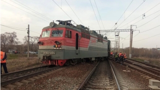 Под Саратовом локомотив сошел с рельсов