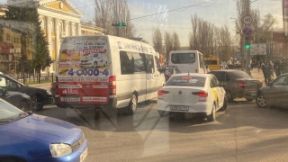 Дорожные работы заблокировали выезд из Заводского района