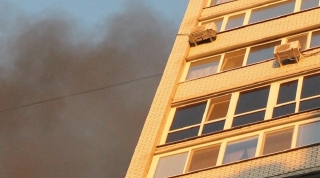 На пожаре в энгельсской девятиэтажке пострадал мужчина