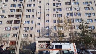 В Балакове пенсионер погиб при падении с 10-го этажа