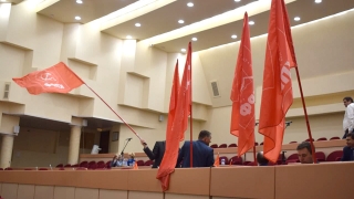 Депутат попросил не превращать облдуму в "улицу красных фонарей"