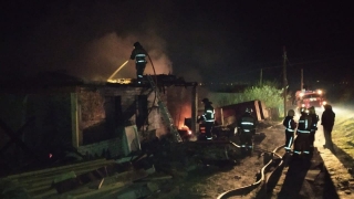 Ночью на пожаре в Саратове погибли женщина и двое маленьких детей