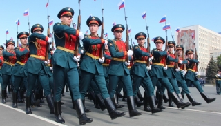 День Победы. В Саратове прошел торжественный парад