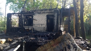 В Пристанном сгорел дачный домик