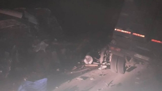 На саратовской трассе столкнулись две фуры. Один водитель погиб