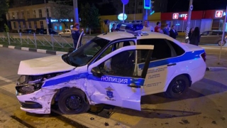 Погоня за пьяным водителем в Энгельсе. Полицейская "Гранта" попала в ДТП