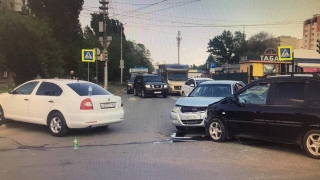 На проблемном перекрестке в Ленинском районе произошло тройное ДТП