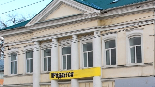 Центр без магазинов. Названы способы изгнания бизнеса из исторических зданий