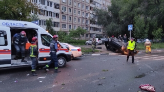 В Заводском районе рано утром перевернулась "Хонда"