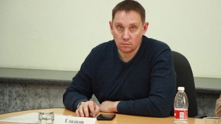 "Поганцы" и "халявщики". Кворум на заседании комитета думы оказался под угрозой
