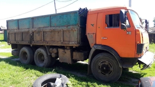 "Камаз" на скорости врезался в "Приору" и скрылся. Но водителя нашли
