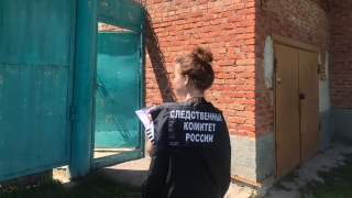 Муж нашел в кухне тело жены с разбитой головой