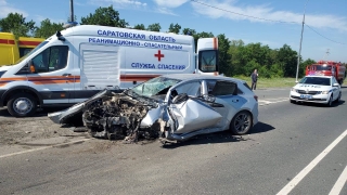 В ДТП под Саратовом пострадали двое взрослых и девочки 5 и 12 лет