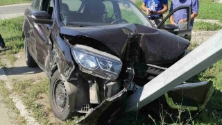 "Веста" проехала перекресток на красный свет и врезалась в "XRAY"
