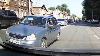 Очевидец: на Кутякова автохам на "Приоре" ездил по встречке