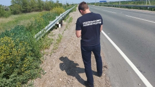 Дальнобойщик обнаружил на трассе труп мужчины