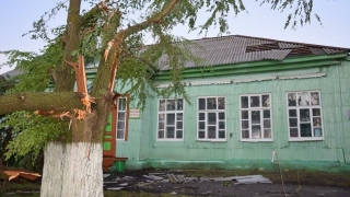 Ураган. Десятки домов остались без крыш, сельчане ждут помощи, идет подсчет ущерба