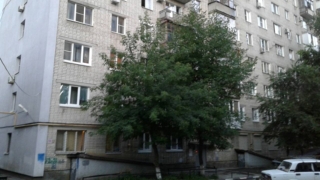 Дети не летают! На Астраханской годовалый мальчик выпал из окна второго этажа
