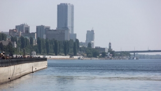 Саратовцев ждет теплый и ветреный понедельник