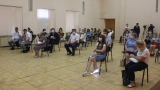 26 минут и 34 человека. На слушаниях поддержали присоединение к Саратову еще трех МО