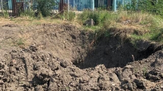 Коммунальная яма на улице Ломоносова по-прежнему угрожает жизни саратовцев