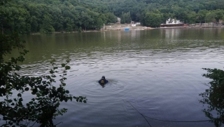 Водолазы достали утопленника из пруда в Тепличном