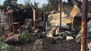 В Заводском районе на дачном участке сгорели баня и сарай