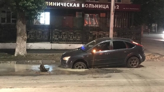 Потопы и фонтаны. Центральная улица Саратова уходит под землю