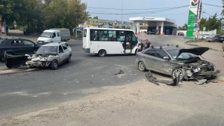 Молодой водитель "11-й" попал в больницу после столкновения с "Киа"