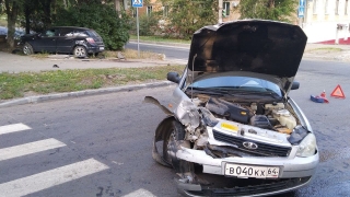 На Ломоносова не разъехались "Приора" и "Астра"