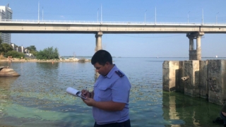 Отдыхающие нашли под мостом "Саратов-Энгельс" тело женщины