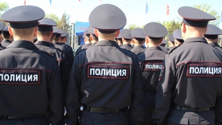 Президент предложил выплатить по 15 тысяч рублей правоохранителям и курсантам