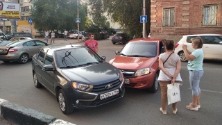 Тройное ДТП блокировало движение по Чернышевского