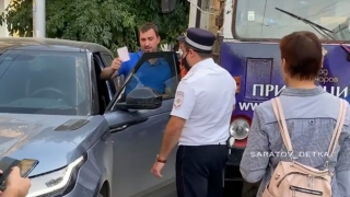 Остановивший трамвайное движение водитель "Range Rover" оштрафован на три тысячи рублей