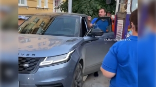 Остановивший движение трамваев водитель "Range Rover" рассказал об испуге жены