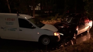 В Ленинском районе не поделили дорогу "Ларгус" и "Приора"
