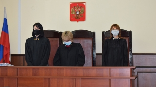 Жительница Саратова с тремя детьми пыталась выселить свою мать из квартиры