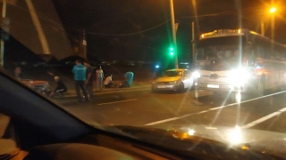 На въезде в Саратов пострадали байкер и его пассажирка