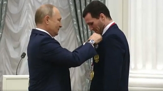 Президент вручил Орден Почета саратовскому паралимпийцу Денису Тарасову