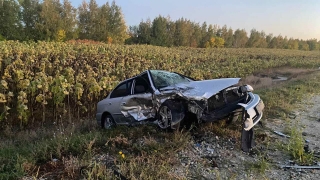 Под Саратовом водитель "десятки" неудачно выехал на встречную