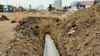 "КВС" строят новый водопровод по Усть-Курдюмскому шоссе