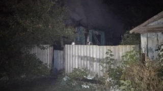 Ночью на пожаре погибла пожилая пара. Их пытались спасти