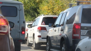 Жители крупных городов стали реже ездить на личных авто